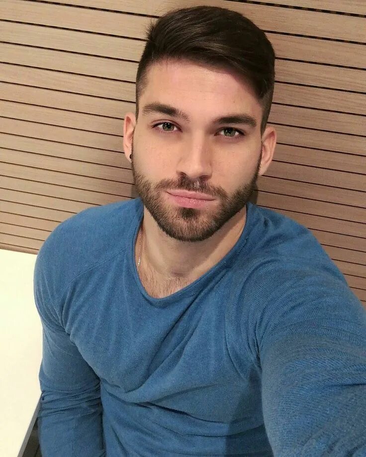 Латиноамериканцы парни. Spanish guys. Алехо саурас. Джон кортахарена в профиль. Максимильяно иглесиас.