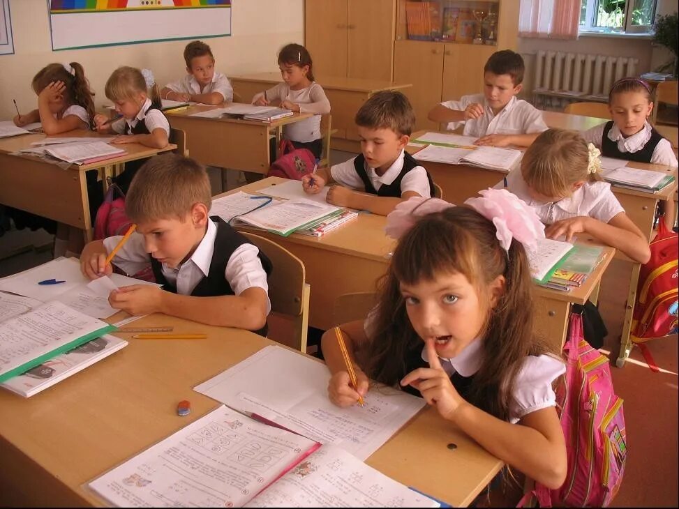 3 5 урок. Школа урок 1 класс. первый урок в пятом классе. уроки для первого класса. уроки в пятом классе.