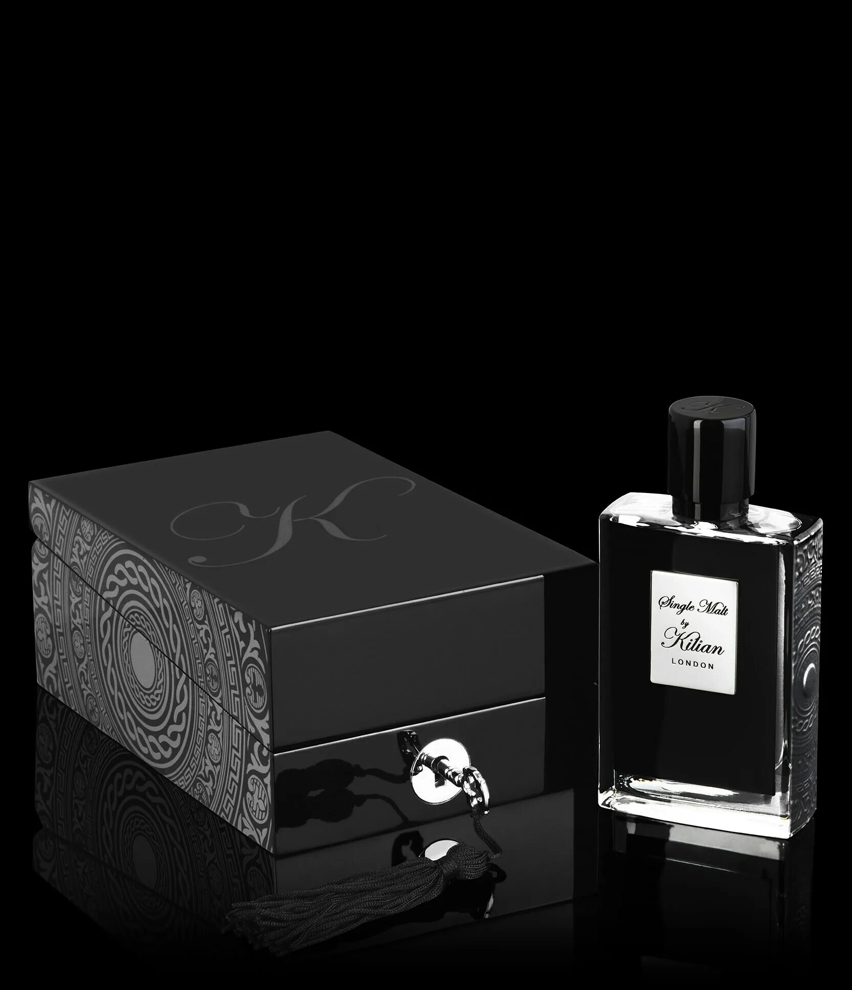 Килиан яблоко. Kilian Love don't be shy 100 мл. Apple Brandy by Kilian 50 мл. Kilian Apple Brandy EDP 50ml. Духи Black to Black Kilian.