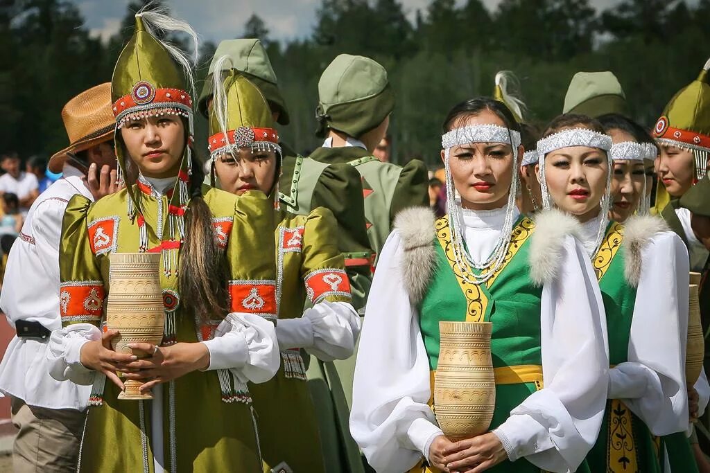 Эвены и эвенки. Якутские названия. Национальные костюмы саха якутии. Несколько якут. Нуучча фильм 2022.