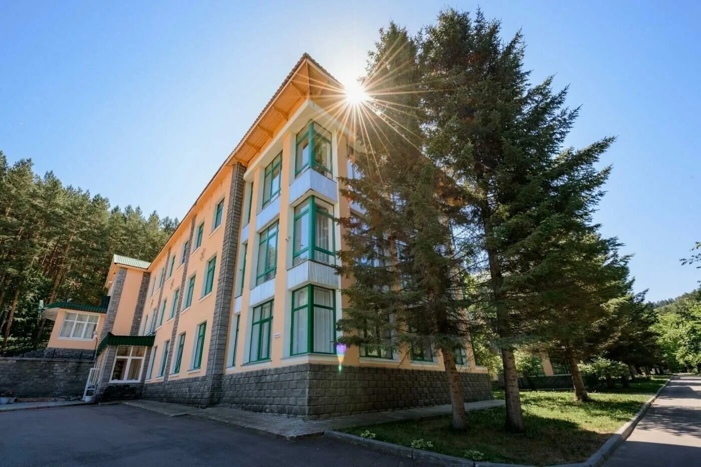 Санатории курорта "белокуриха" (алтайский край). Лечебный курорт саки. Санаторий «рассия» (г. Лугачовице. Санаторий белокуриха для детей.
