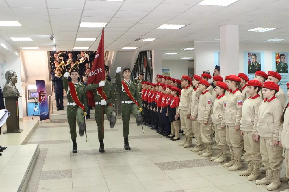 Юнармейцы форма. Юные армейцы в школе. Юнармейцы в школе. Форма для юнармейцев дошкольников.