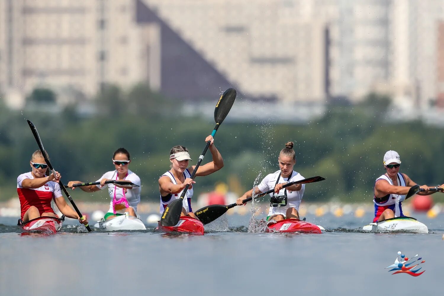 Чемпионат россии по гребле. Гребля на байдарках и каноэ. Гребля на байдарках и каноэ марафон. Гребля на байдарках и каноэ в Москве. Гребля соревнования 2021 Москва.