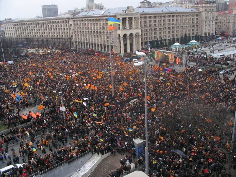 Orange revolution. Майдан в Украине 2004. Оранжевая революция Майдан. Оранжевая революция Киев 2004. Майдан 2005 Украина.