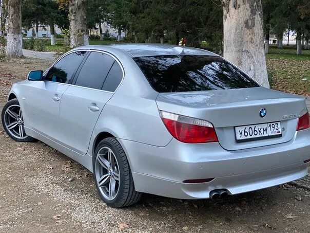 BMW e60 2008 3 литра. БМВ 5 2007 белая. Е60 3 литра Рестайлинг. Бмв 5 3 литра