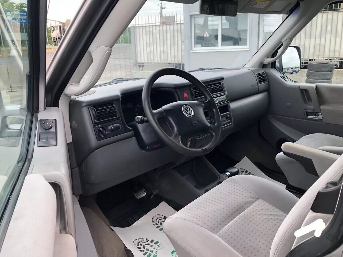 T4 салон. Фольксваген т4 салон внутри. Фольксваген транспортер т4 салон. T4 салон. Транспортер т4 салон.