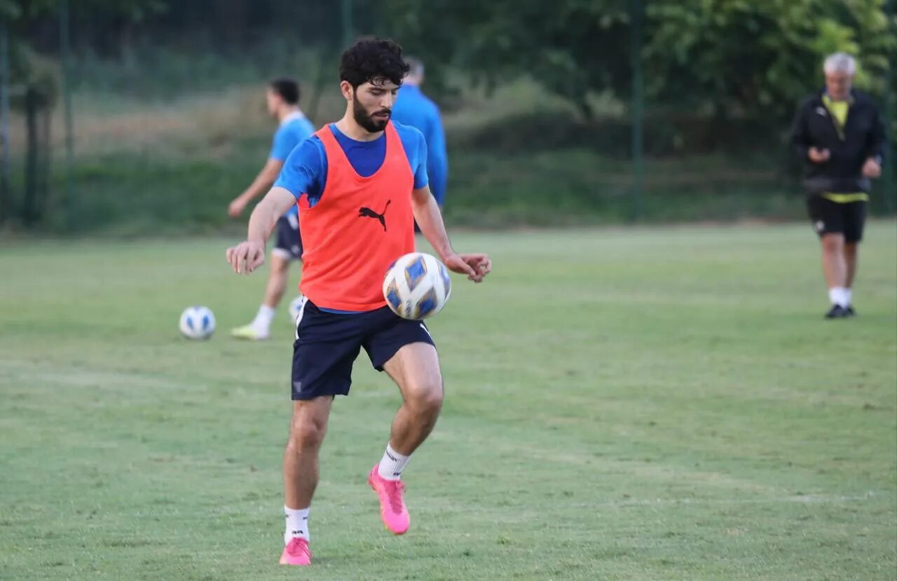 Uzfifa net futbol yangiliklari. Жалолиддин Машарипов. Джалолиддин кодомбоевич Машарипов. Masharipov al Nasr. Uzb futbalist Masharipov.