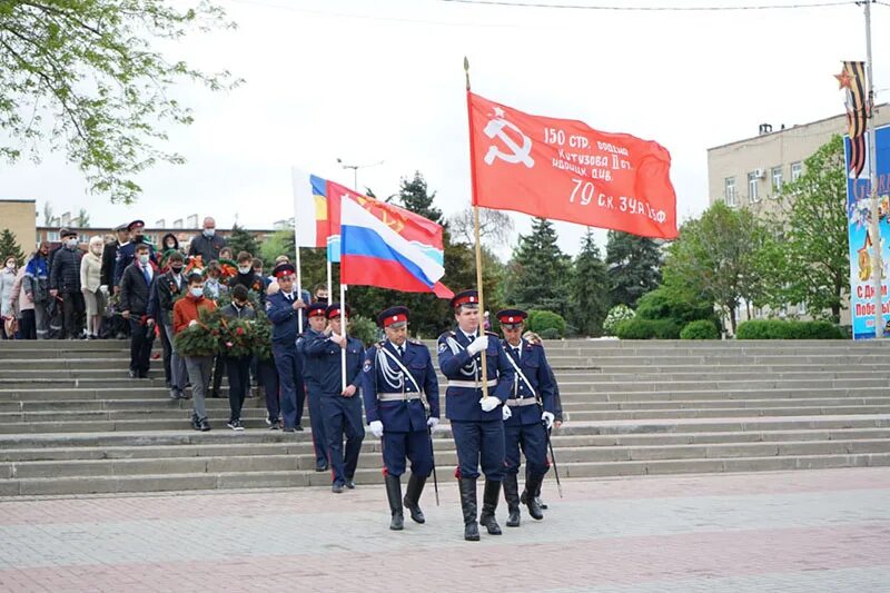 Звезда придонья усть-донецк. Усть донецк достопримечательности. Усть-донецкий ростовская область площадь. Усть-донецкий набережная. П усть-донецкий ростовской области.