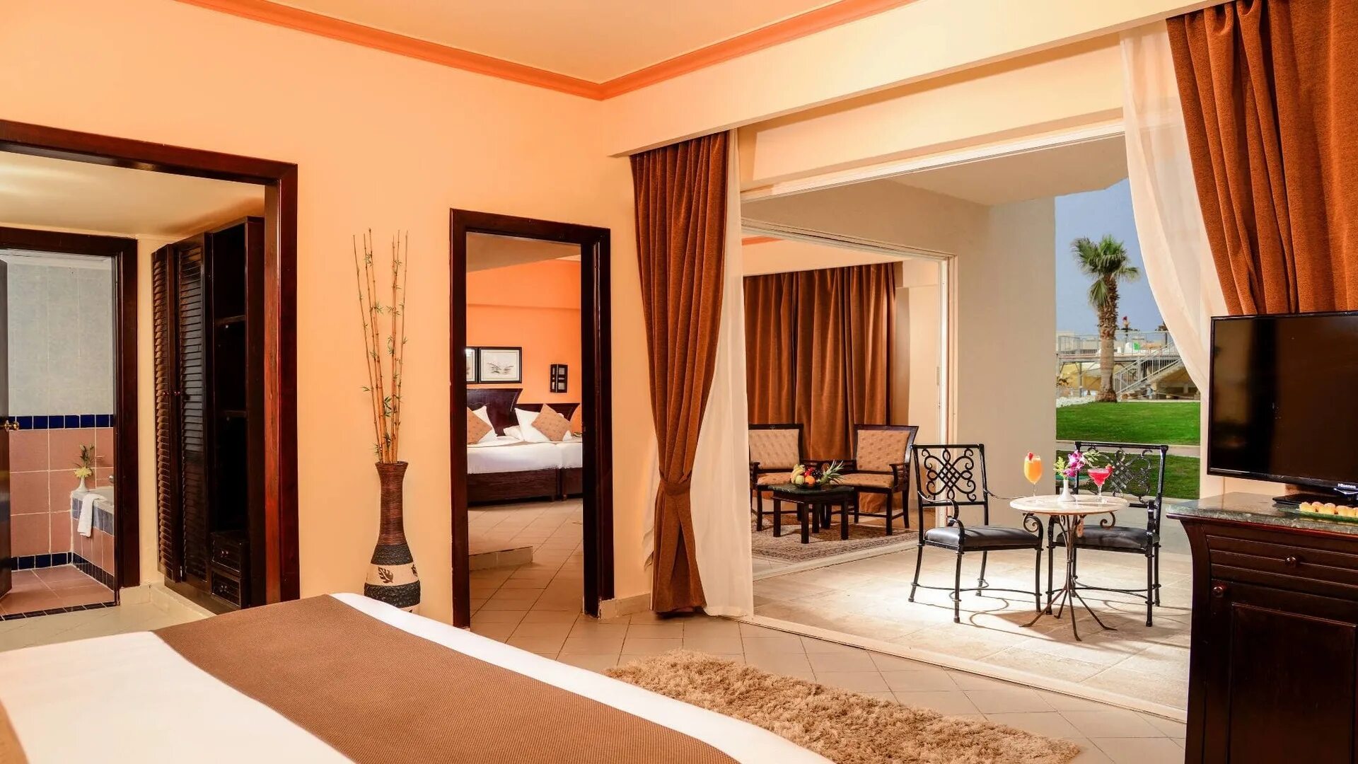Отель альбатрос модерна шарм эль шейх. Royal albatros moderna 5 family room. альбатрос модерна шарм-эль-шейх. альбатрос модерна египет. роял альбатрос модерна 5 шарм-эль-шейх.
