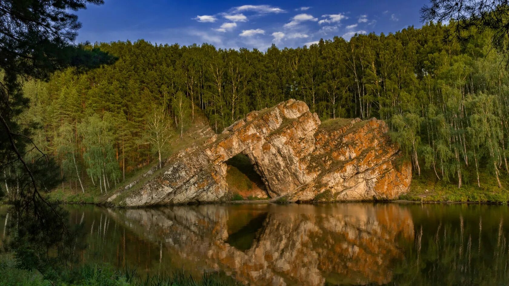 Скала каменные ворота Каменск-Уральский. Исеть река Каменск-Уральский каменные ворота. Каменные ворота на реке Исеть. Каменск Уральский каньон, каменные ворота.. Сайт каменска уральского свердловской области