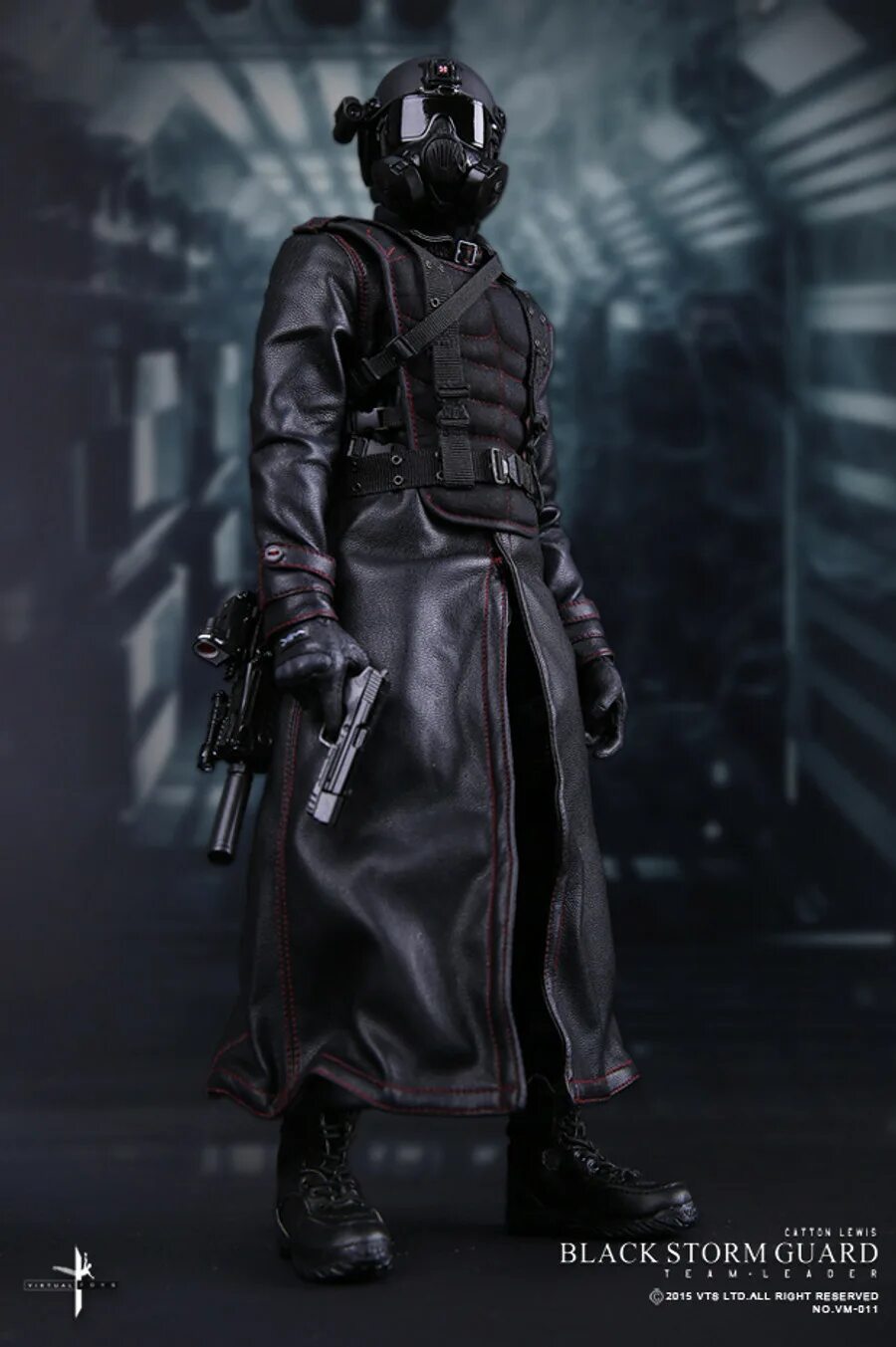 Длинное пальто с капюшоном мужское готика. Гай фокс костюм. Death gun игра. Костюм злодея. Город героев роберт каллаган.