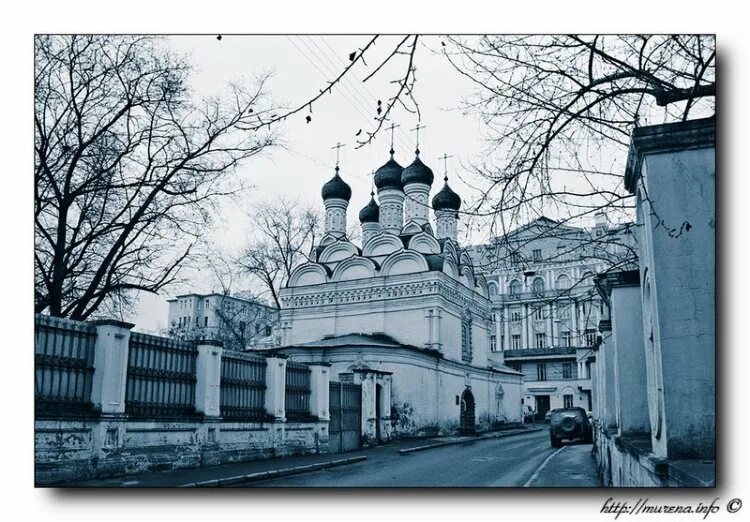 Черниговский переулок Церковь. Храм Михаила и Феодора черниговских Москва. Черниговский переулок в Москве. Храм в Черниговском переулке в Москве.