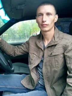 Дмитрию 35 лет