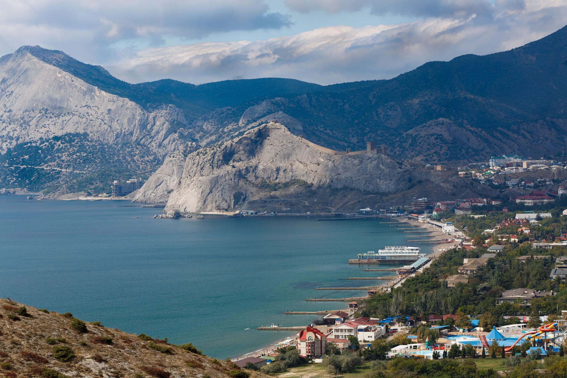 Сайт судакского городского. Судак Крым. Судак курорт Крыма. Судак город в Крыму. Море горы Крым Судак.