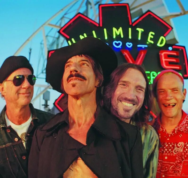 Red hot chili peppers love. RHCP 2022. Red hot Chili Peppers Unlimited Love. Red hot Chili Peppers 2022. RHCP 2022 album.