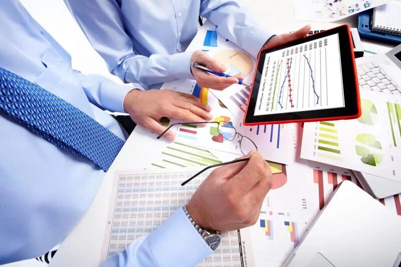 экономист аналитик. фотосессия бухгалтера. экономист международник. публикации экономистов. экономист аналитик.