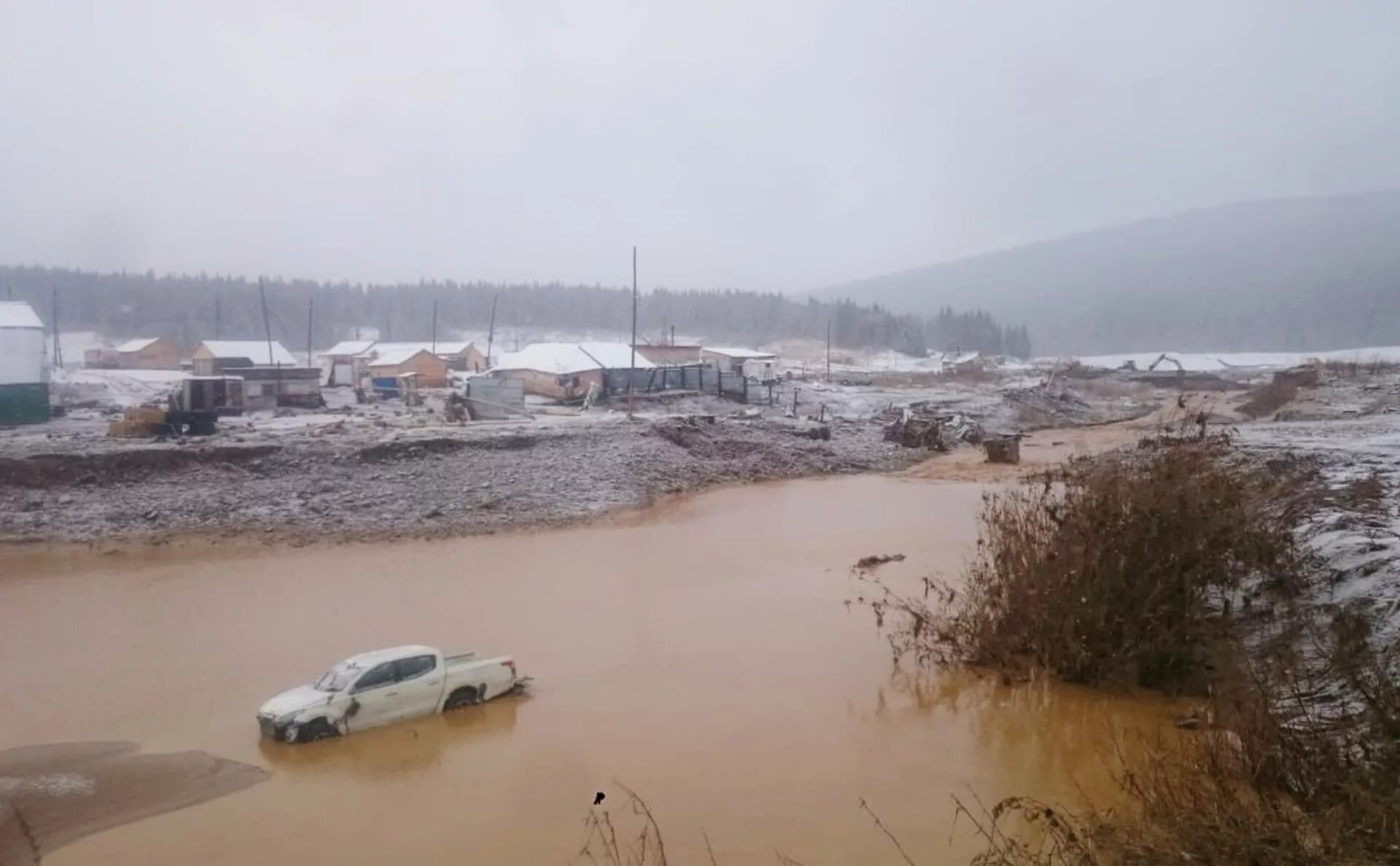 Дамба потоп. Плотина оровилль сша. Прорыв дамбы. Дамба потоп. Плотина шаста калифорния.