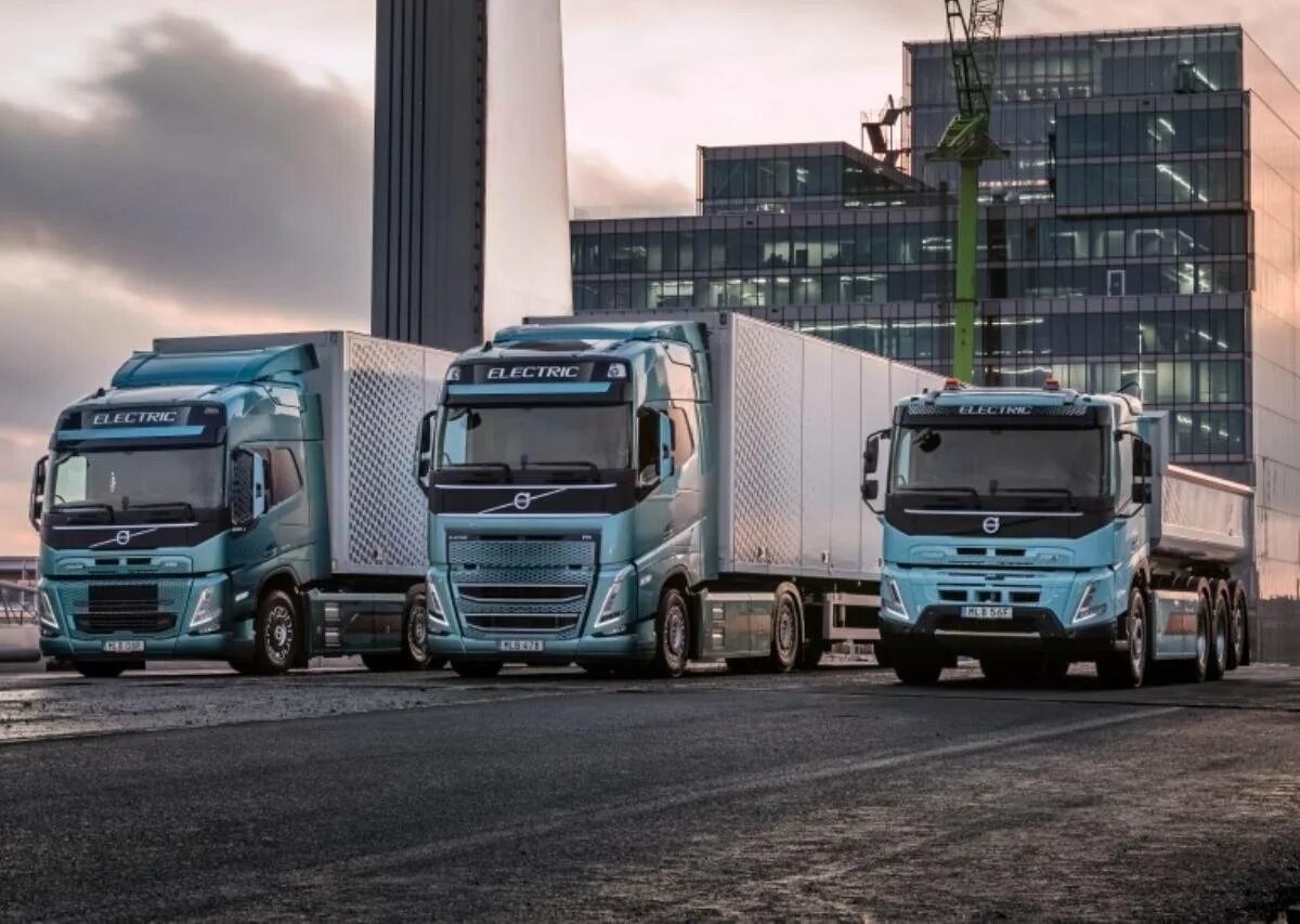 Фура 2025. Volvo fh 2025. вольво тягач 2025. вольво фура 2025. новая вольво тягач 2025.