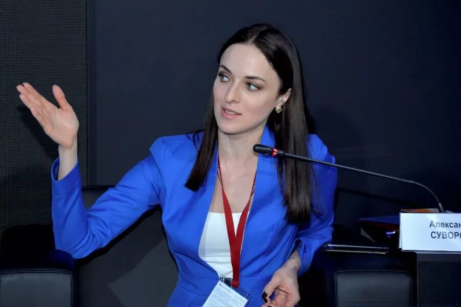 Ведущие программы 24. Александра суворова россия 24. александра суворова телеведущая телеканал россия 24. ведущие россия 24 александра суворова. ведущая 24 канала александра суворова.