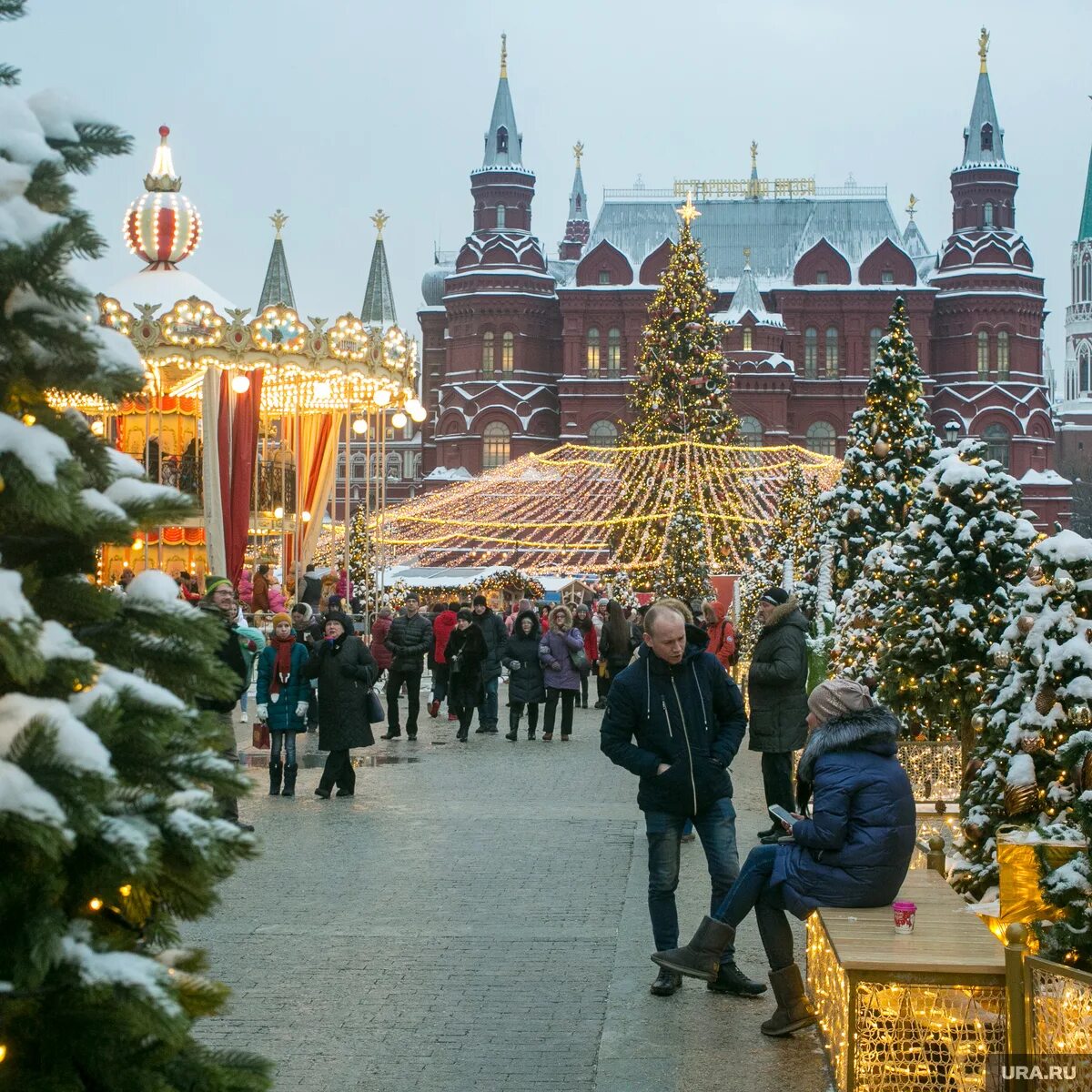 События новый год москва. Кремль Манежная площадь. Манежная площадь Москва новый год 2022. Новогодняя Москва. Новогодняя красная площадь.