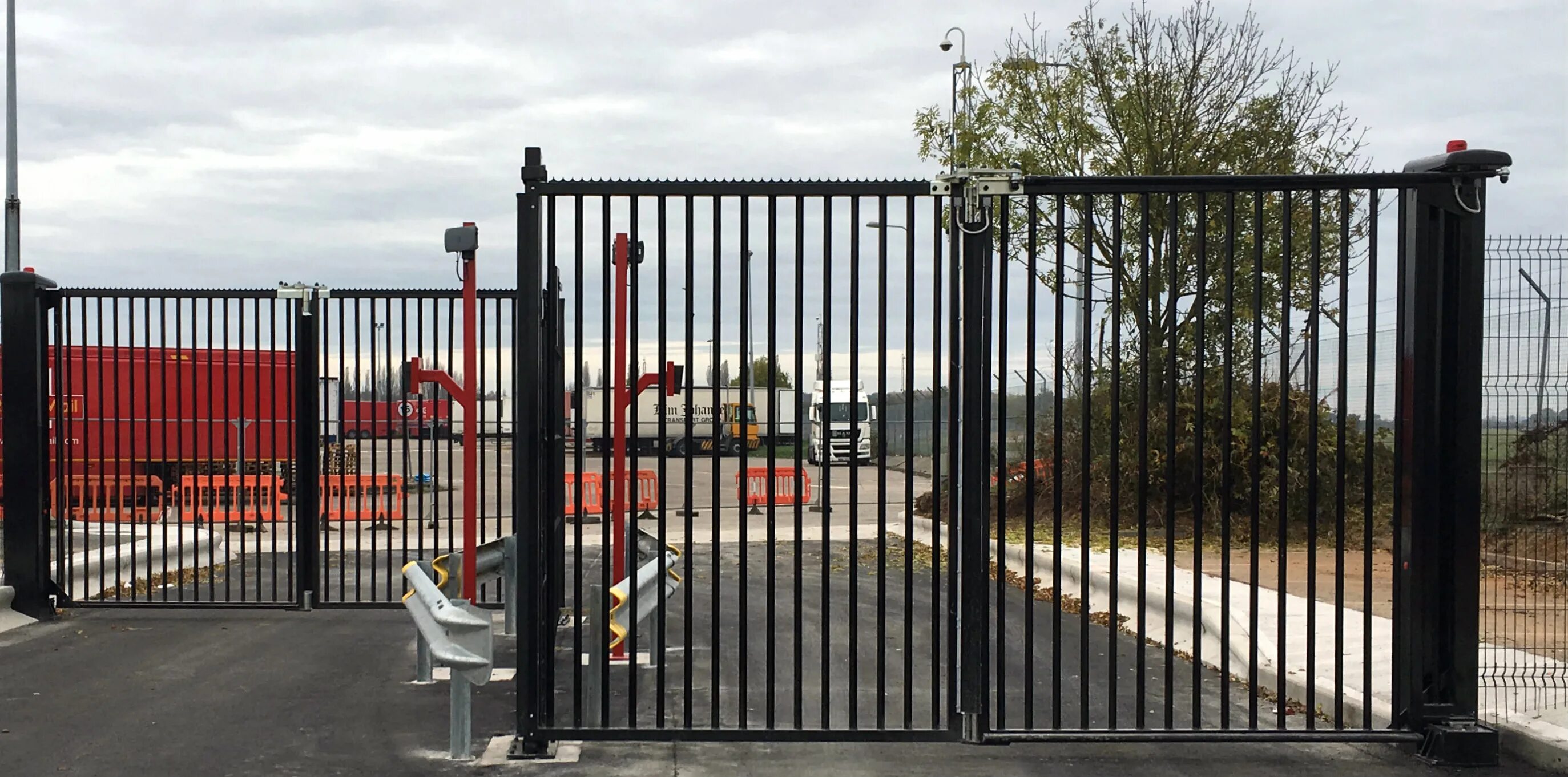 Ворота сейчас. Security gate. cb0001 gates. 5м-600 gates. ворота sft-s руководство.