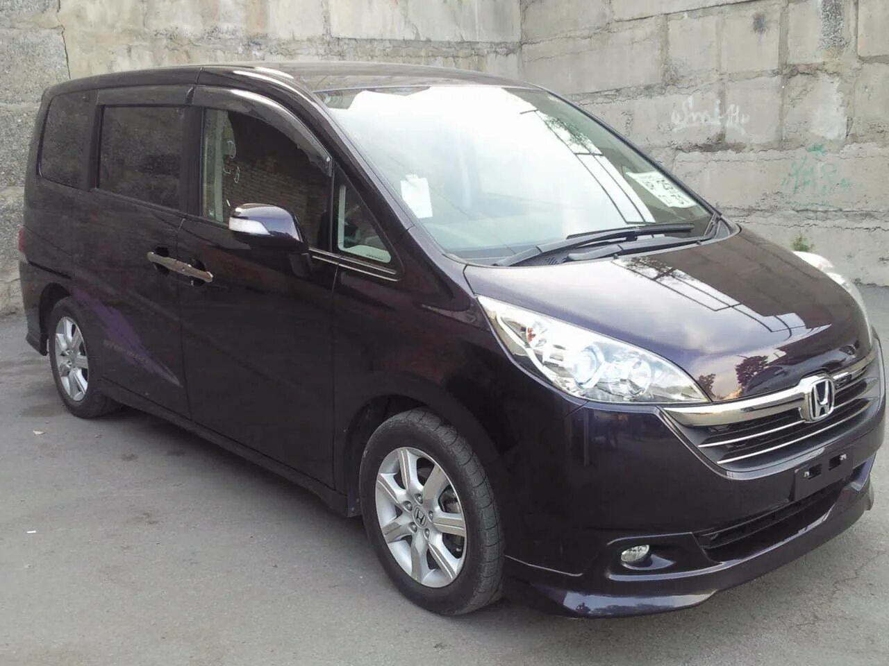 Honda stepwgn. Хонда степвагон 2004. Степвагон 2005 года. Степвагон 2005 года. Хонда stepwgn 2005.