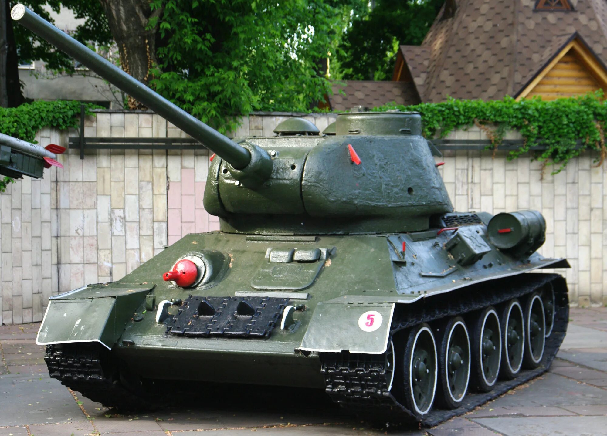 N 34 85