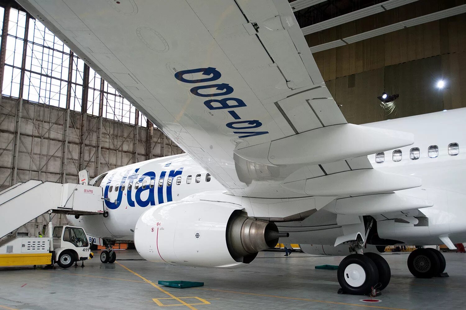 UTAIR. UTAIR авиакомпания. ЮТЭЙР Российская авиакомпания. Самолет ЮТЭЙР.