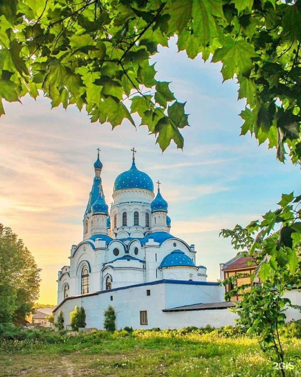 Приход покровского собора, гатчина. Покровская церковь гатчина. Покровская церковь гатчина. Гатчина собор пресвятой богородицы. Церковь покрова пресвятой богородицы (гатчина).