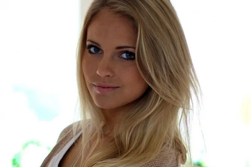 30 летние. Emilie Nereng. Алиса Золотова. Emilie Marie Nereng. Юля Соколова.