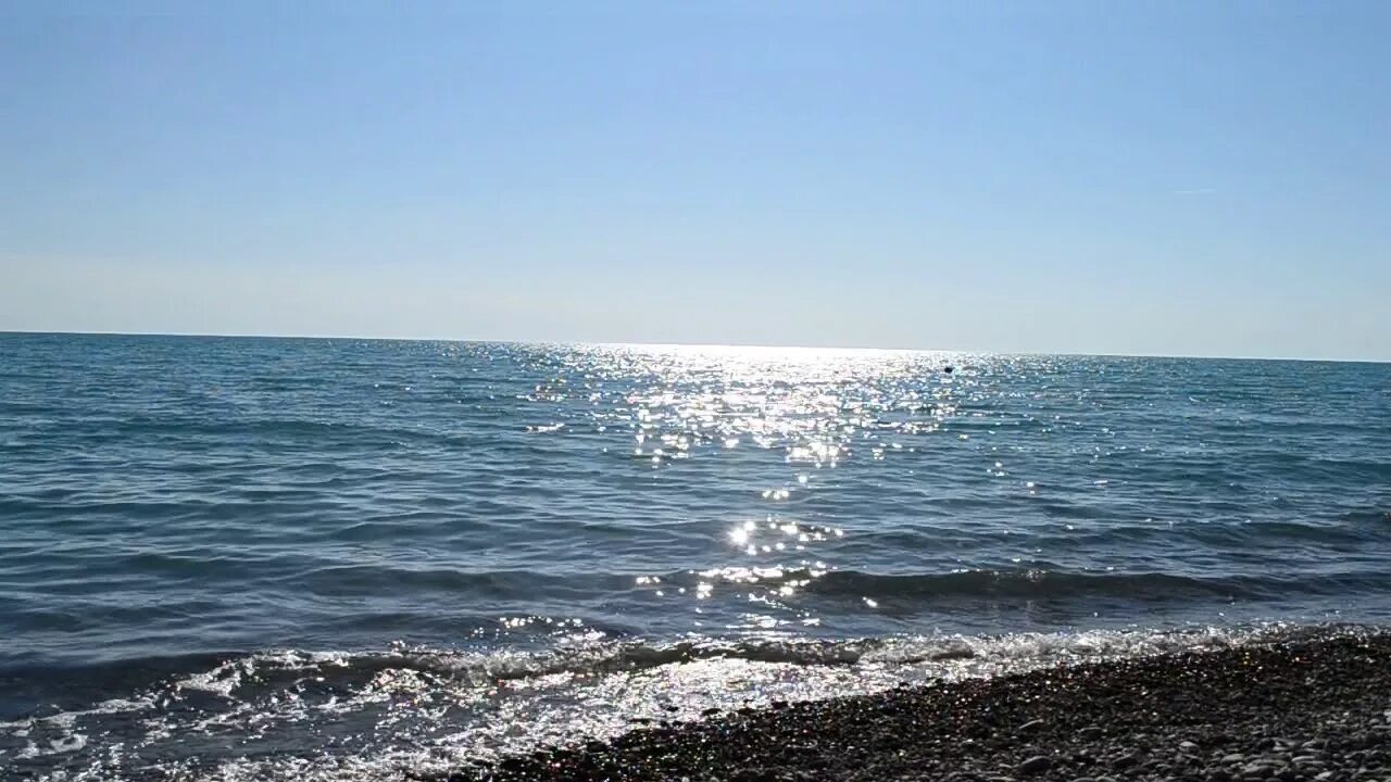 Лазаревское есть ли мазут в море. Черное море лазаревское. черное море пляж лазаревское. лазоревскоечерное море. азовское море лазаревское.