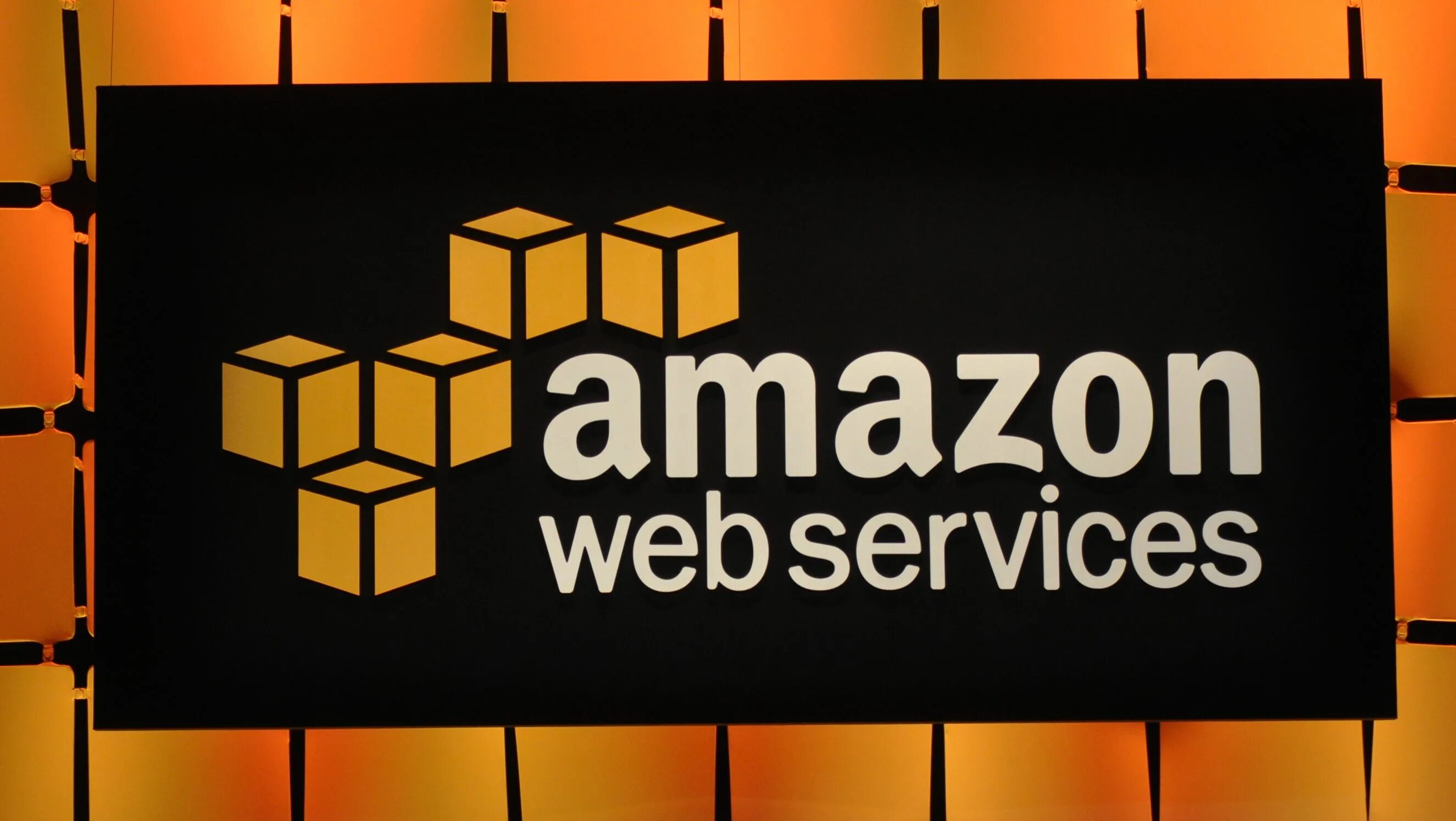 Amazon облачные сервисы. Amazon web services. Amazon web services логотип. Amazon web services (AWS). Амазон сервисы.
