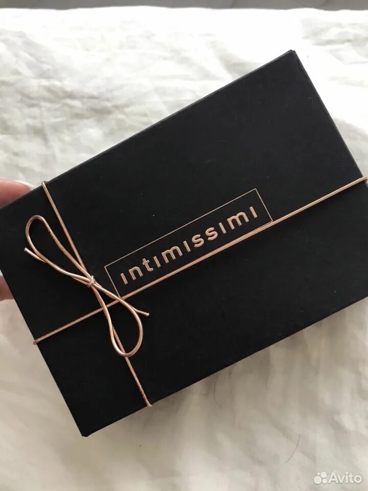 Купить карту интимиссими. Intimissimi подарочный сертификат. Интимиссими упаковка. Интимиссими упаковка подарочная. Подарочная коробка интимиссими.