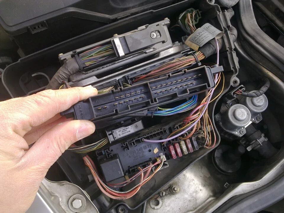 Пропал звуковой сигнал. - Mercedes-Benz E-class (W210), 2 л, 2000 года своими ру