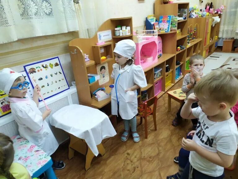 Сюжетная игра больница в средней группе. Ролевые игры. Сюжетная игра больница в средней группе. Больничка в детском саду. Сюжетная игра больница в средней группе.