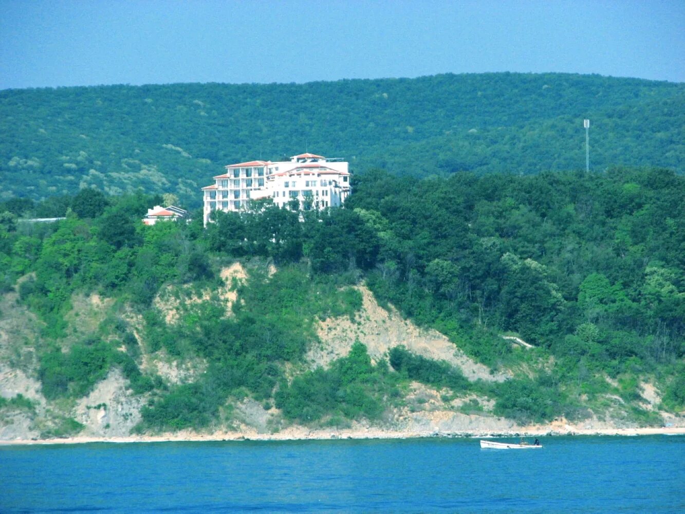 The cliff 4. The Cliff Hotel obzor. Обзор Болгария. Nord Sea Cliff Beach. Зе Клифф отель Болгария обзор.