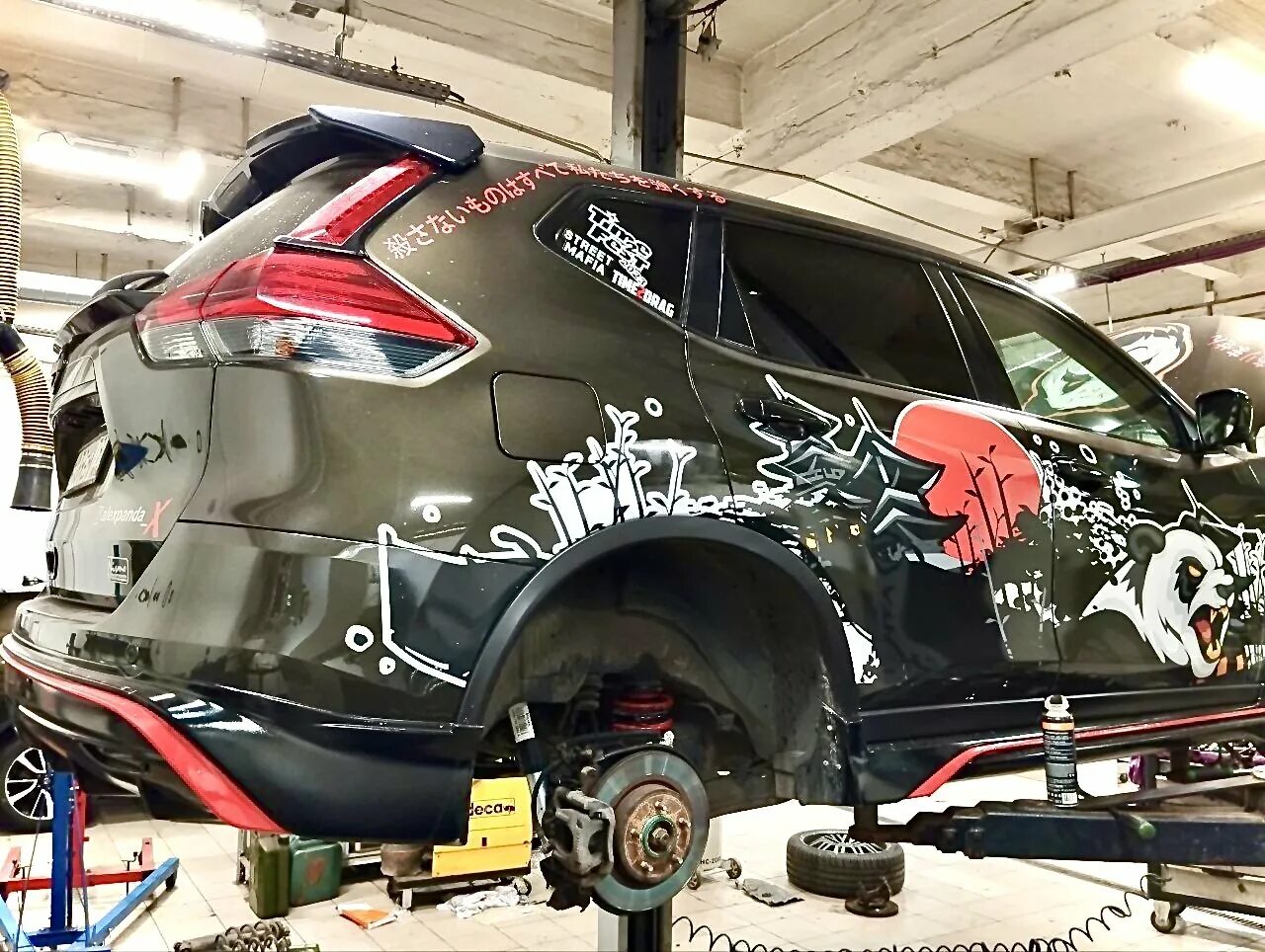 Nismo club. Клуб любителя ниссан. Скайлайн с драконом. Скайлайн с драконом. Клуб любителя ниссан.