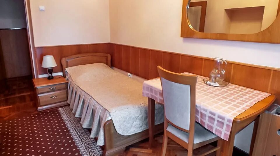 Орджоникидзе 3*. Санаторий орджоникидзе кисловодск корпус 3. Санаторий орджоникидзе ессентуки. Санаторий орджоникидзе в г. Санаторий орджоникидзе кисловодск бассейн.