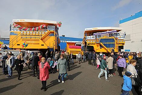 Белаз 450 тонн. Завод белаз в жодино экскурсия. День открытых дверей белаз жодино 2024 когда. День открытых дверей белаз жодино 2024 когда. Белаз день открытых дверей.