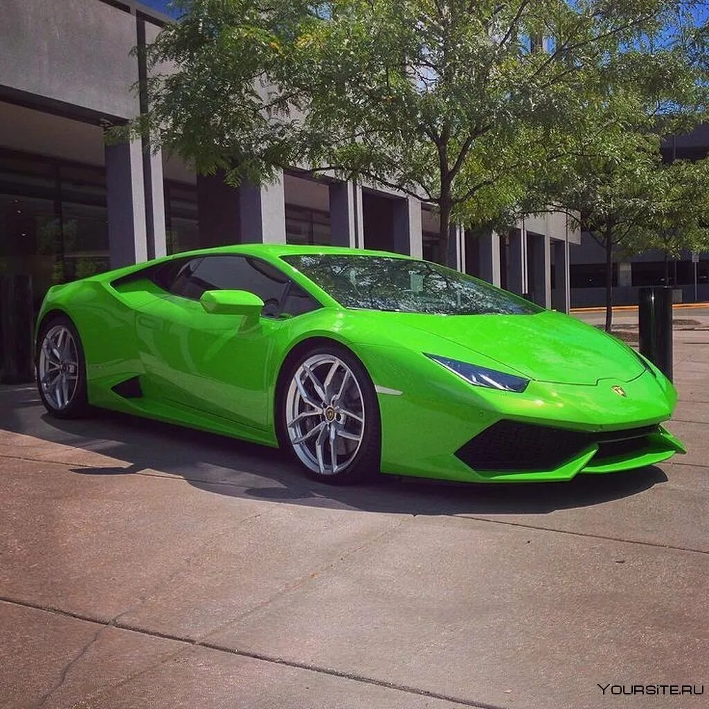 Кислотные машины. Ламборджини Хуракан. Lamborghini Huracan зеленый. Ламборджини Галлардо Спайдер зеленый. Ламборгини Хуракан салатовая.