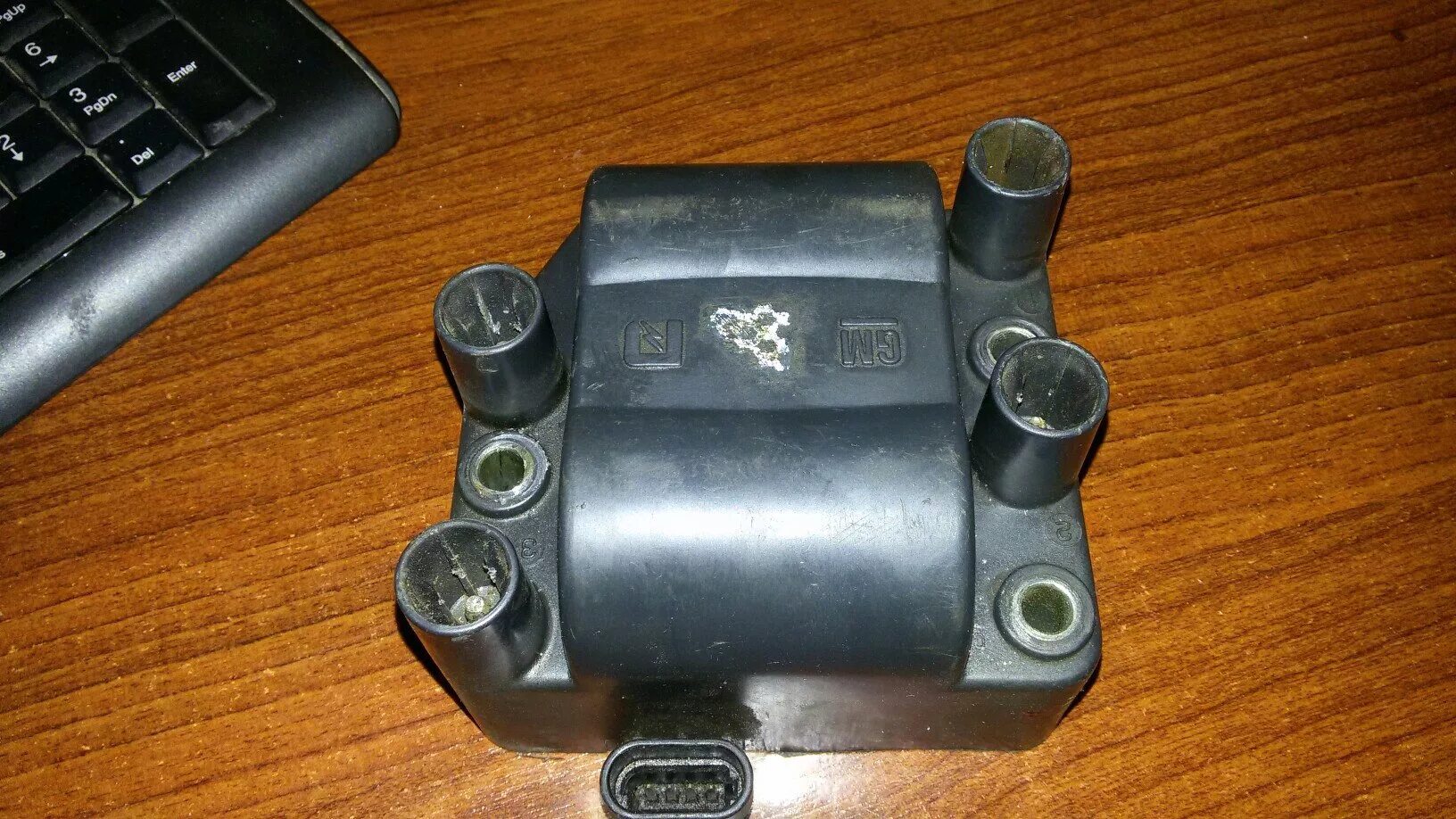 Зажигание ваз 2114 метки грм. Катушка ваз 2114 16 клапанов. Метки грм ваз 2114 8. Метка распредвала ваз 2114. Разъем модуля зажигания 2109.