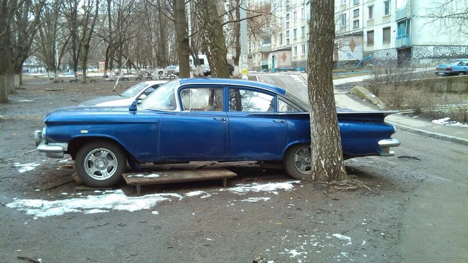 Машины из харькова. Брошенные авто Харькова. Заброшенные автомобили Балаково.