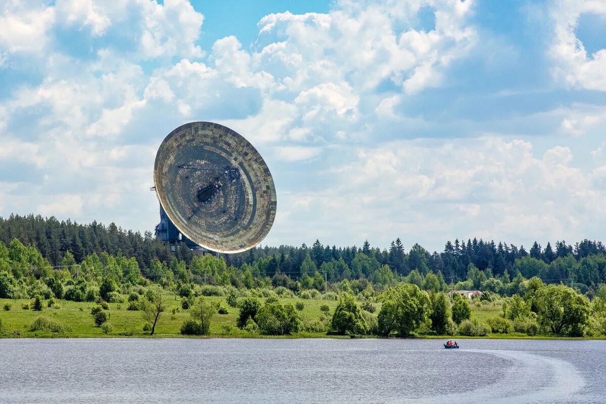 Телескоп грин бэнк. Огромная тарелка. Радиоастрономическая обсерватория калязин. Семенов фабрика хохлома. Радиотелескоп калязин.