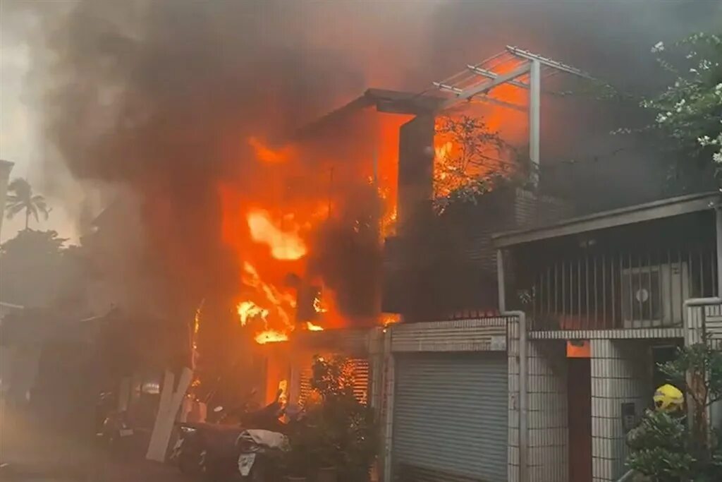 Build a fire. Тайвань огонь. Корвет проворный пожар. Тайвань огонь. Тайвань огонь.