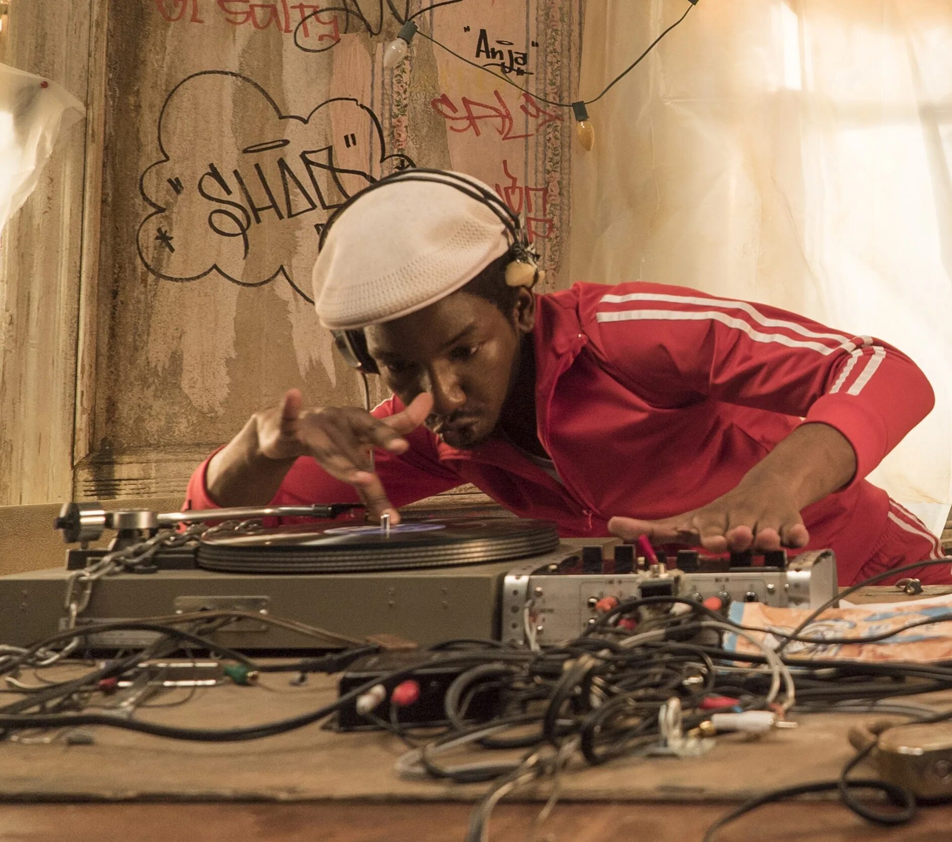 Get down breaks. Отжиг фильм. Бенди 2 темное возрождение. Galoski get down (extended mix). Get get down remix.