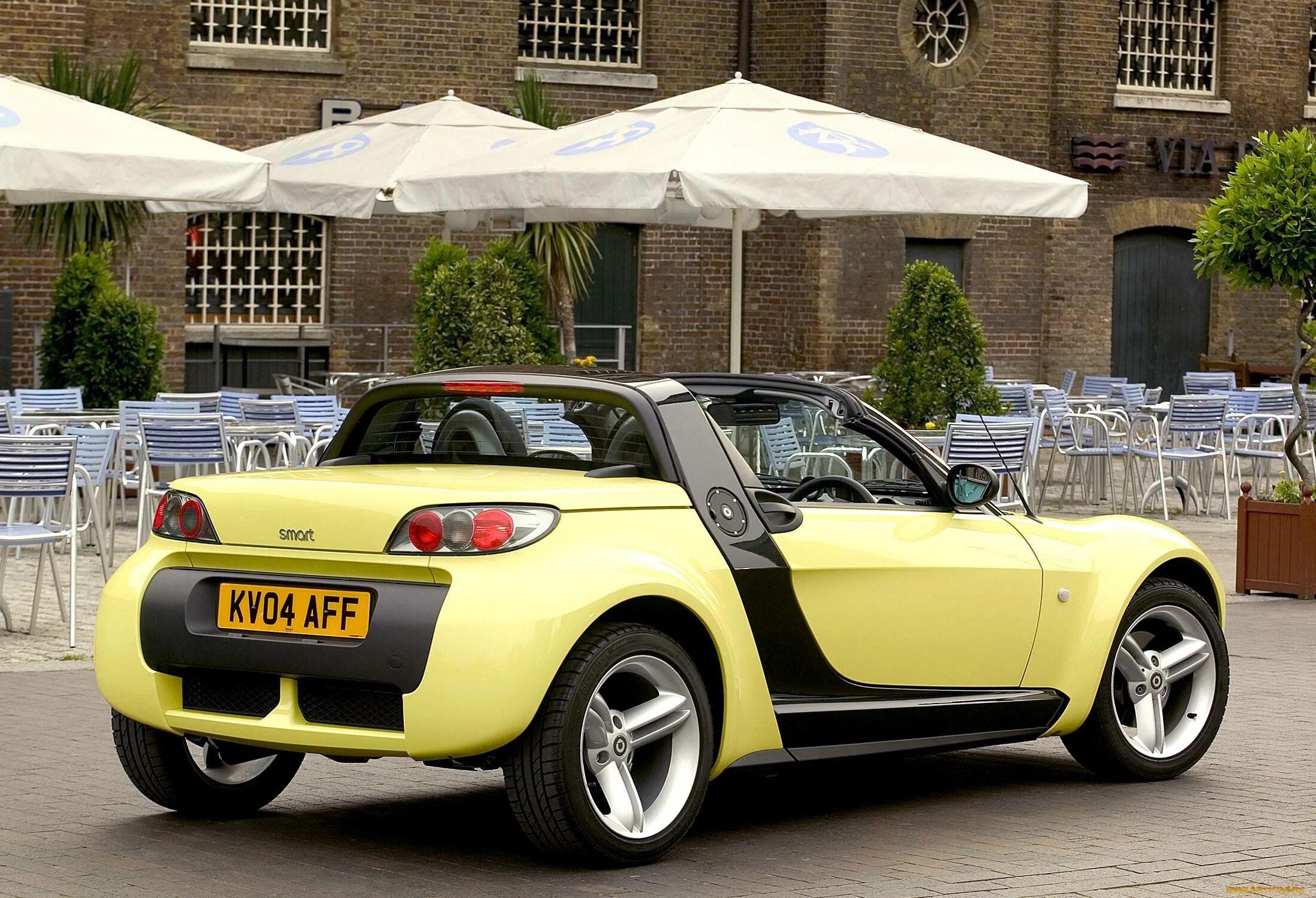 Smart spor. Смарт родстер 2003. Mercedes Smart Roadster. Мерседес смарт родстер кабриолет. Smart Roadster кабриолет 2003.