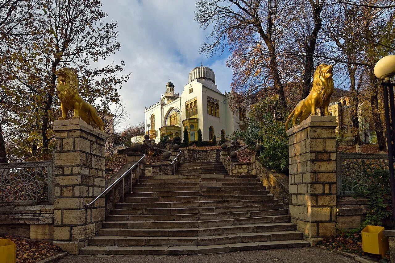 Бухарский дворец Железноводск. Дворец Эмира в Железноводске. Эмир Бухарский Железноводск. Курортный парк Железноводск дворец Эмира Бухарского. Железноводск область