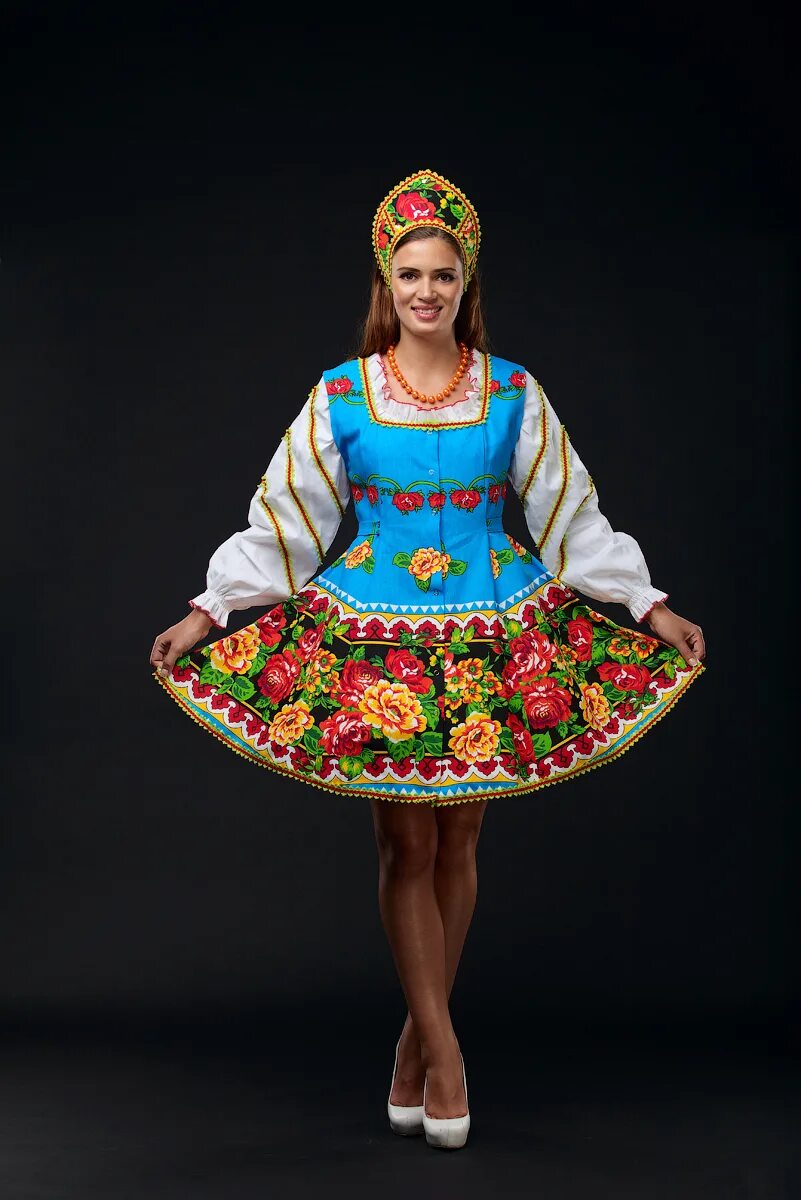 современный русский народный костюм женский. русский народный костюм гжель. украинское национальное платье. сударушка костюм национальный. сценический костюм в русском стиле.