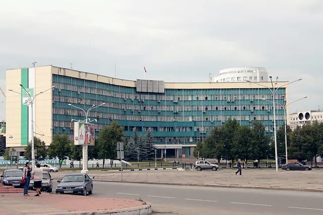 Администрация новокузнецка телефоны. Администрация города Новокузнецка. Новокузнецка администрация Новокузнецка. Здание администрации Новокузнецка. Новокузнецк здание городской администрации.