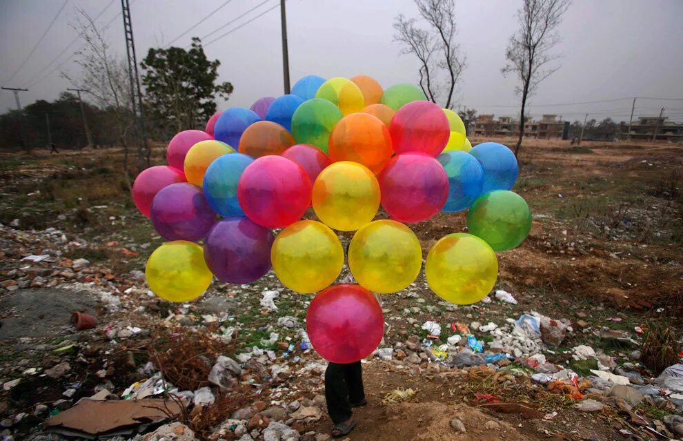 Воздушные шары. Воздушные шары и экология. Шарики надувные. Включи воздушных шариков